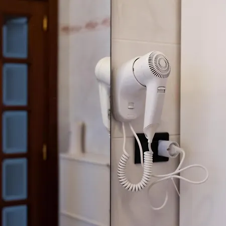 לינה וארוחת בוקר Aigua De Mar 3*